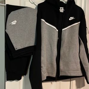 Nike tech fleece track suit